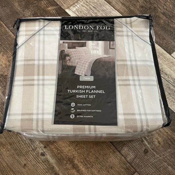 London Fog Other - London Fog Turkish Flannel Sheet Set - Beige Plaid